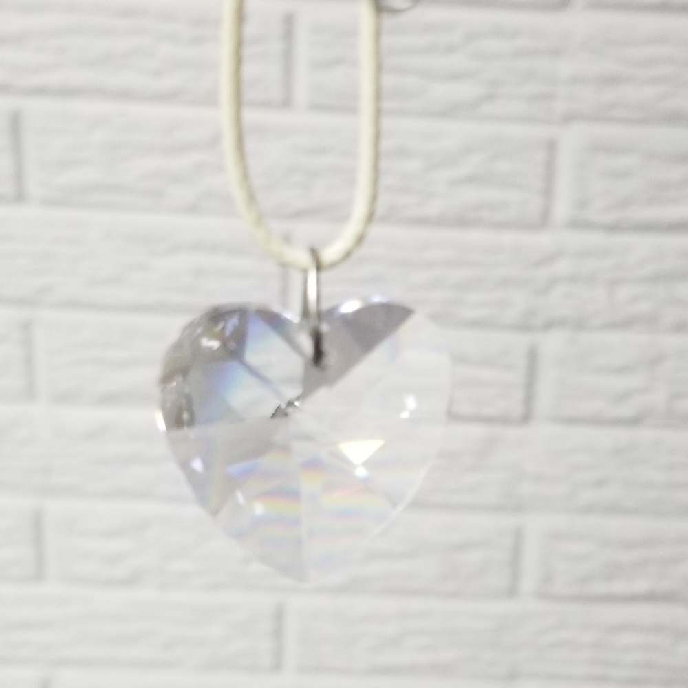 Multi Faceted Crystal Heart Pendant - Picture 5 of 6